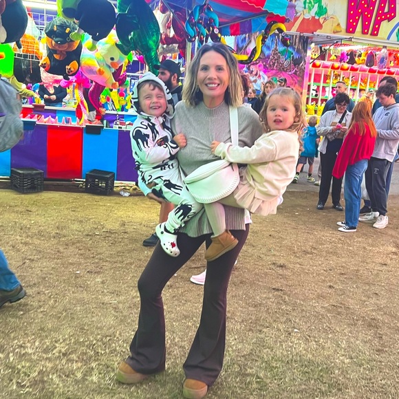 Meet your Posher, Lisa - Picture 1 of 1